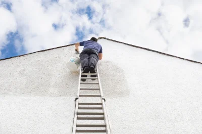 Peinture extérieure à la Roche-Rigault — façades et ravalement